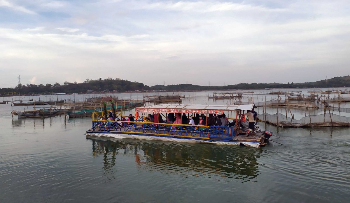 Wisata Rowo Jombor1