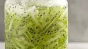 Membuat Es Timun Jeruk Nipis (1)