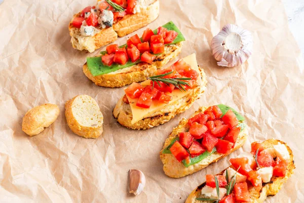 Bruschetta Tomat dan Keju1
