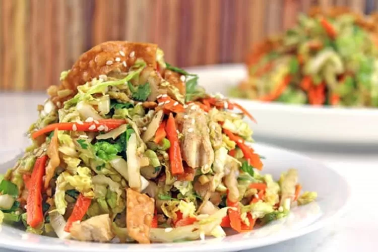 Makan Malam Serba Salad