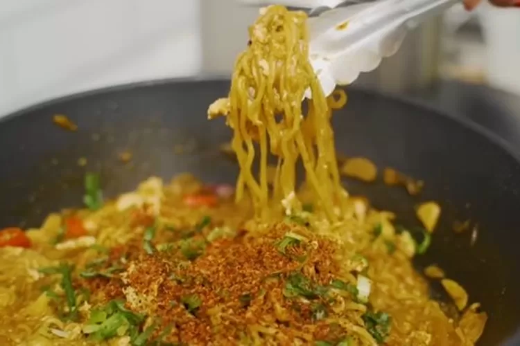 mie nyemek indomie