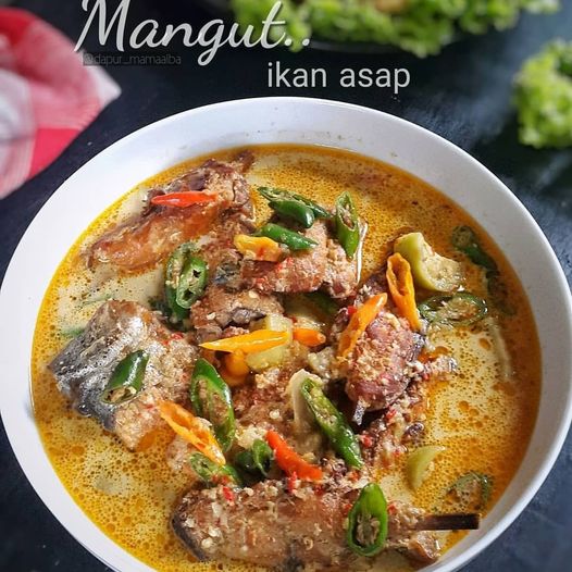 Mangut Ikan Asap