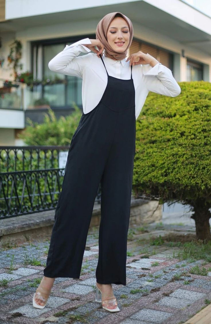 OOTD Jumpsuit Hitam