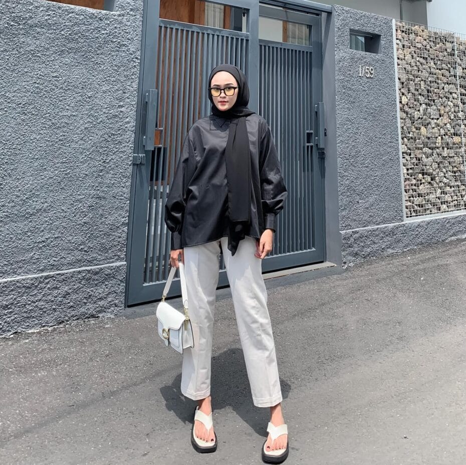 OOTD Pakai Blouse Hitam2