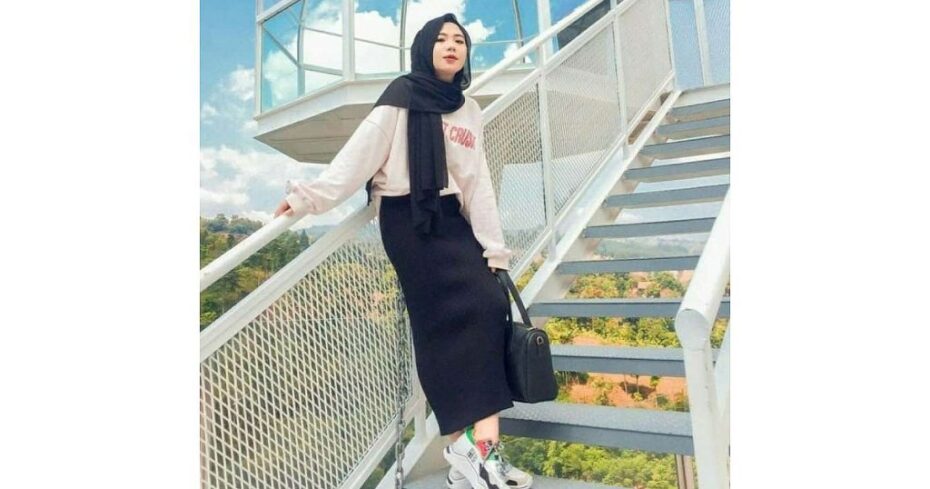 OOTD Rok Span Hitam1