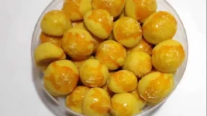 Membuat Kue Nastar