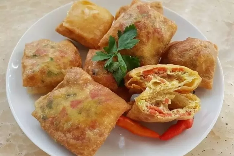 Martabak Telur Mini Camilan Gurih untuk Berbuka