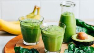 Smoothie Pisang dan Alpukat Minuman Sehat untuk Sahur
