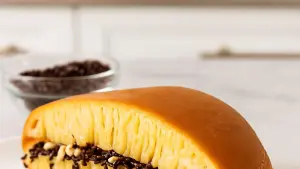 Resep Martabak Manis Teflon Lembut dan Empuk (Anti Gagal!) martabak manis teflon