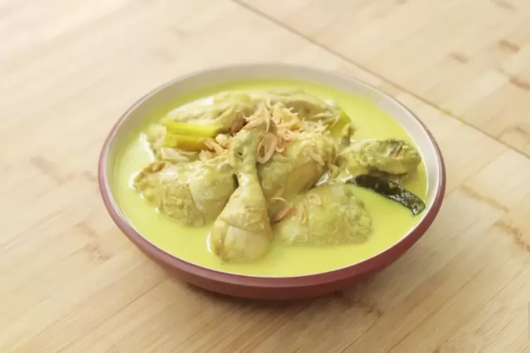 opor ayam kuning
