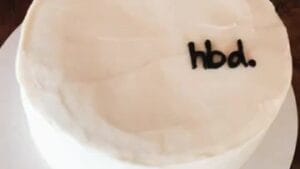 Kue Ulang Tahun Sederhana dengan Krim Susu