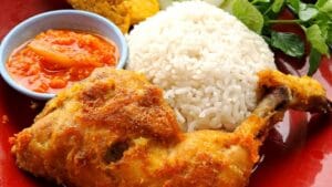 Video : Resep bekal sehat Nasi Uduk dan Ayam Penyet Nasi Uduk dan Ayam Penyet