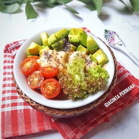 Salad Sayuran Hijau dengan Saus Yogurt