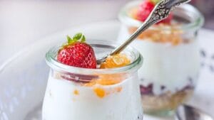 Video : Ide cemilan anak sehat Yogurt Parfait Buah Yogurt Parfait Buah