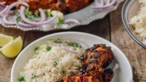 Video : Resep makan siang sehat dengan Ayam Panggang dengan Sayuran Ayam Panggang dengan Sayuran