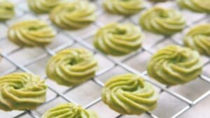Resep Kue Kering 3 Bahan: Sederhana dan Lezat! Kue Kering Pandan1